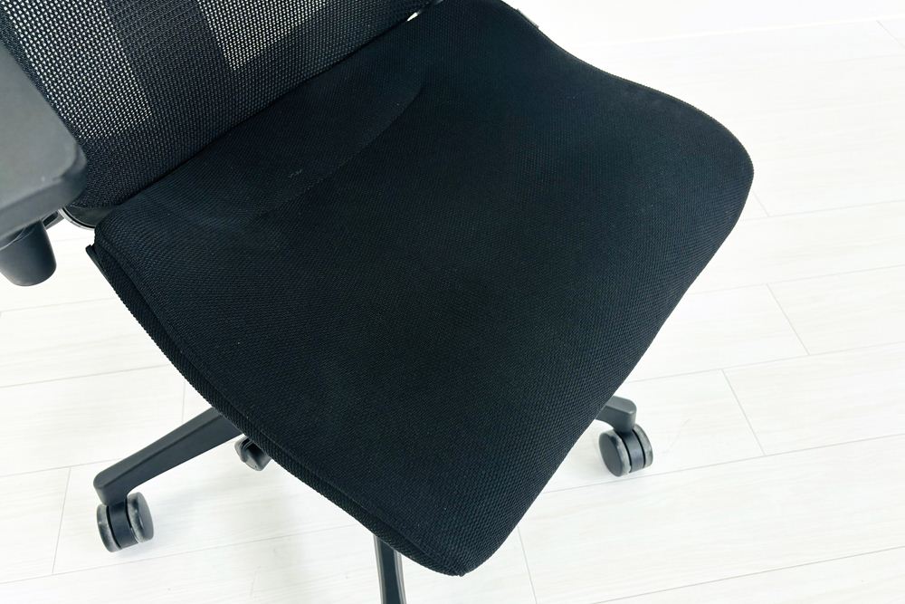 イトーキ アクトチェア 2019年製 中古 エクストラハイバック Act 事務椅子 ITOKI 中古オフィス家具 ブラックの画像