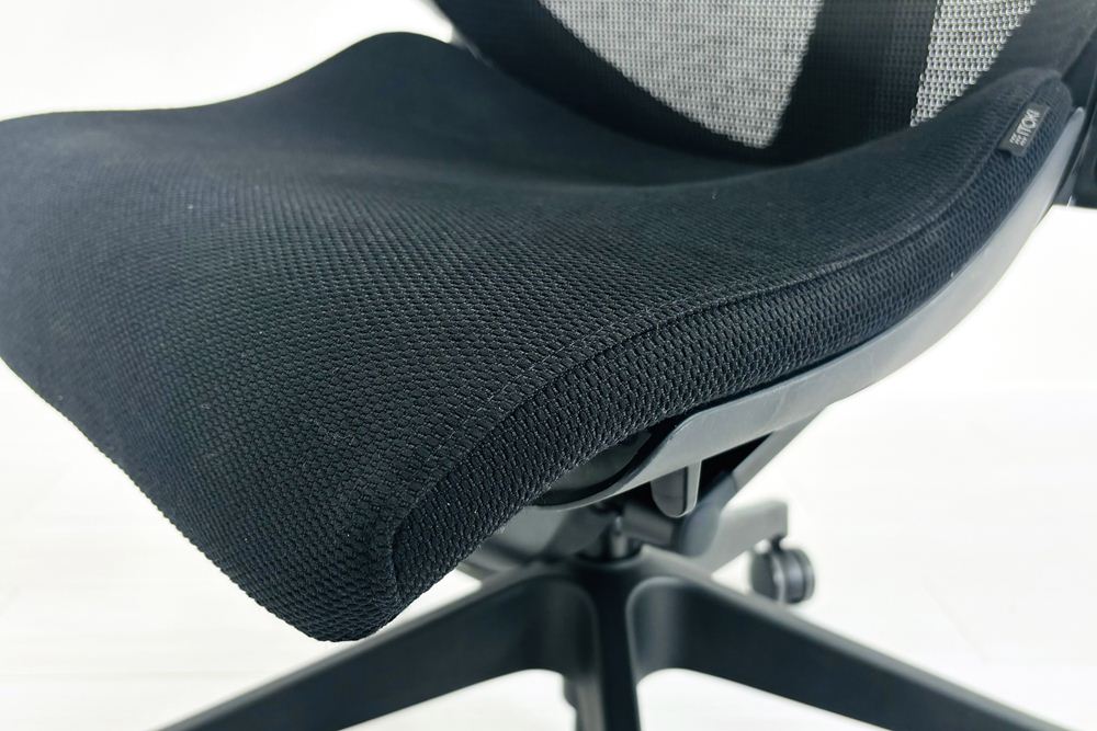 イトーキ アクトチェア 2019年製 中古 エクストラハイバック Act 事務椅子 ITOKI 中古オフィス家具 ブラックの画像