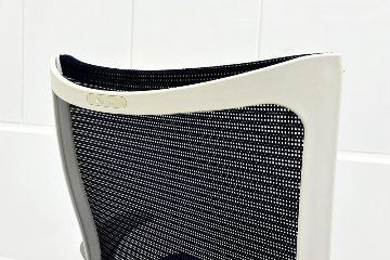 バロンチェア 中古 オカムラ Baron 可動肘 ハイバック 中古オフィス家具 座クッション 中古オフィスチェア 事務椅子 ダークブルーの画像