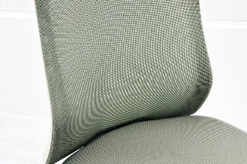 オカムラ フルーエントチェア 2019年製 中古 肘なし ハイバック 事務椅子 中古オフィスチェア 中古オフィス家具 ライトグレーの画像