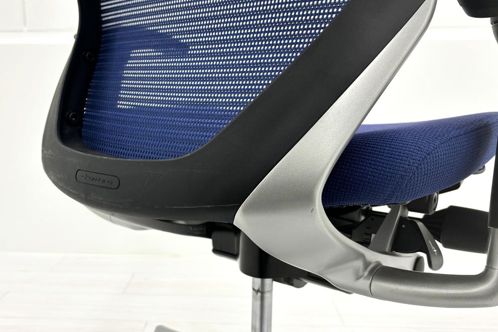 バロンチェア オカムラ ハイバック 中古 可動肘 ミディアムブルー OKAMURA Baron 中古オフィス家具 メッシュの画像