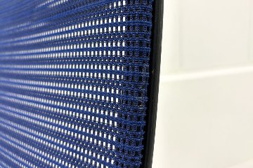 バロンチェア オカムラ ハイバック 中古 可動肘 ミディアムブルー OKAMURA Baron 中古オフィス家具 メッシュの画像