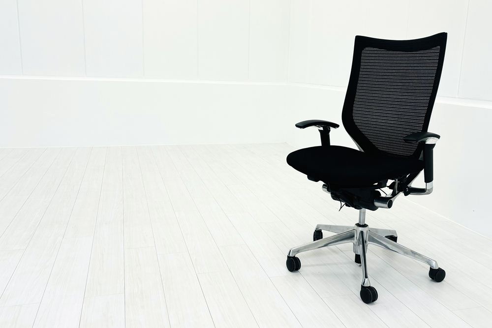 オカムラ　バロン　エクストラハイバック　ブラック　２０１３年製（１０／１６） バロンチェア 中古 オカムラ ハイバック 黒 | 中古オフィス家具