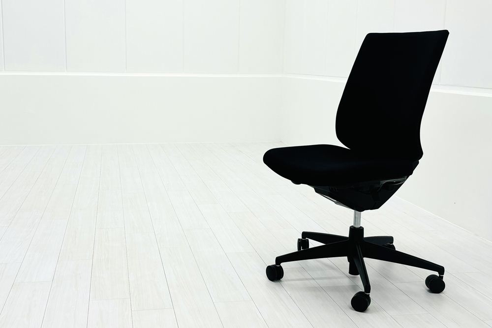 コクヨ ウィザード2チェア ハイバック ブラック 中古 KOKUYO Wizard2 クッション 肘無 中古事務椅子 中古オフィス家具の画像