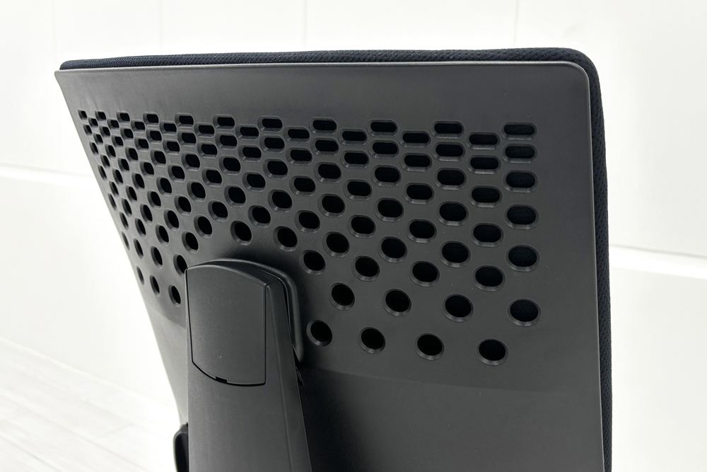 コクヨ ウィザード2チェア ハイバック ブラック 中古 KOKUYO Wizard2 クッション 肘無 中古事務椅子 中古オフィス家具の画像