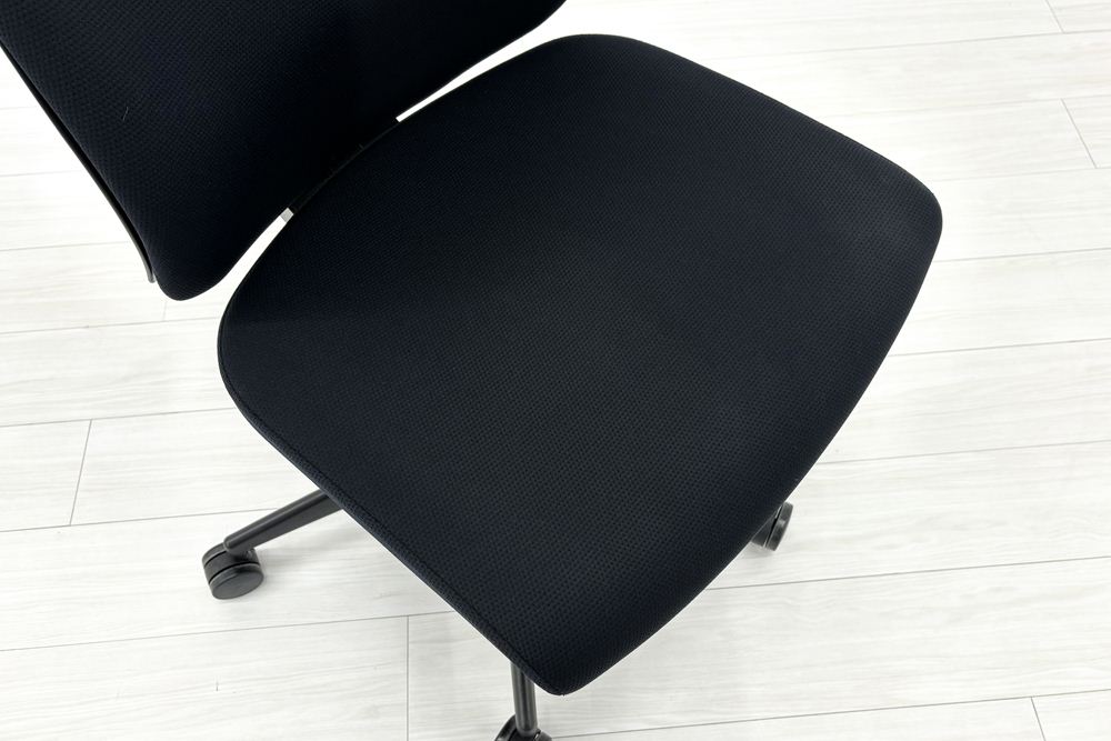 コクヨ ウィザード2チェア ハイバック ブラック 中古 KOKUYO Wizard2 クッション 肘無 中古事務椅子 中古オフィス家具の画像