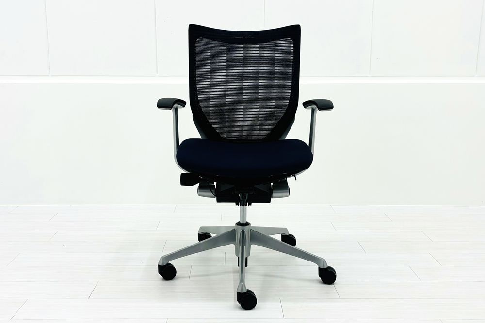 オカムラ バロンチェア 中古 Baron 固定肘 ローバック 中古オフィス家具 座クッション 中古オフィスチェア 事務椅子 ダークブルーの画像
