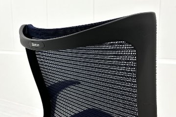 オカムラ バロンチェア 中古 Baron 固定肘 ローバック 中古オフィス家具 座クッション 中古オフィスチェア 事務椅子 ダークブルーの画像