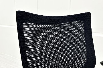 オカムラ バロンチェア 中古 Baron 固定肘 ローバック 中古オフィス家具 座クッション 中古オフィスチェア 事務椅子 ダークブルーの画像