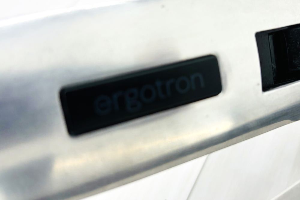 モニターアーム 中古 ERGOTRON エルゴトロン LXデュアルデスクマウントアーム サイドバイサイド (アルミニウム) 中古オフィス家具 45-245-026の画像