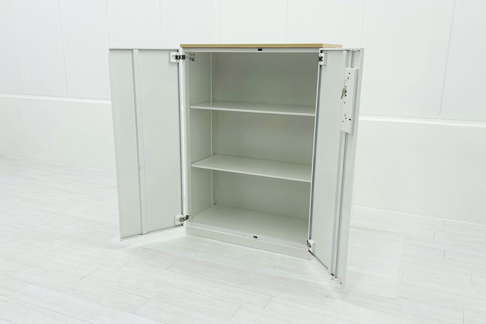 コクヨ エディア 両開き書庫 中古 下置き 天板付き ホワイト スチールキャビネット 収納家具 中古オフィス家具 900/450/1265の画像