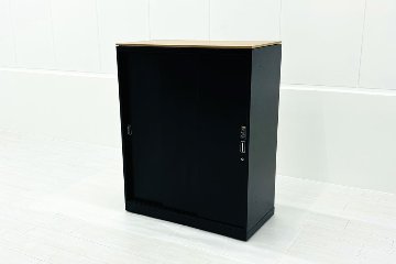 オカムラ 中古 引き違い書庫 3枚引違い書庫 スライド書庫 キャビネット スチール書庫 中古オフィス家具 ホワイト 900/450/1130の画像