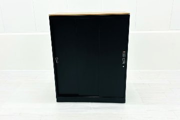 オカムラ 中古 引き違い書庫 3枚引違い書庫 スライド書庫 キャビネット スチール書庫 中古オフィス家具 ホワイト 900/450/1130の画像