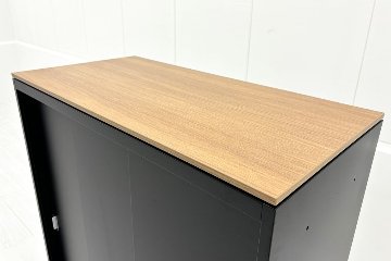 オカムラ 中古 引き違い書庫 3枚引違い書庫 スライド書庫 キャビネット スチール書庫 中古オフィス家具 ホワイト 900/450/1130の画像