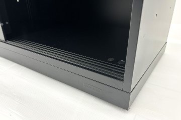 オカムラ 中古 引き違い書庫 3枚引違い書庫 スライド書庫 キャビネット スチール書庫 中古オフィス家具 ホワイト 900/450/1130の画像