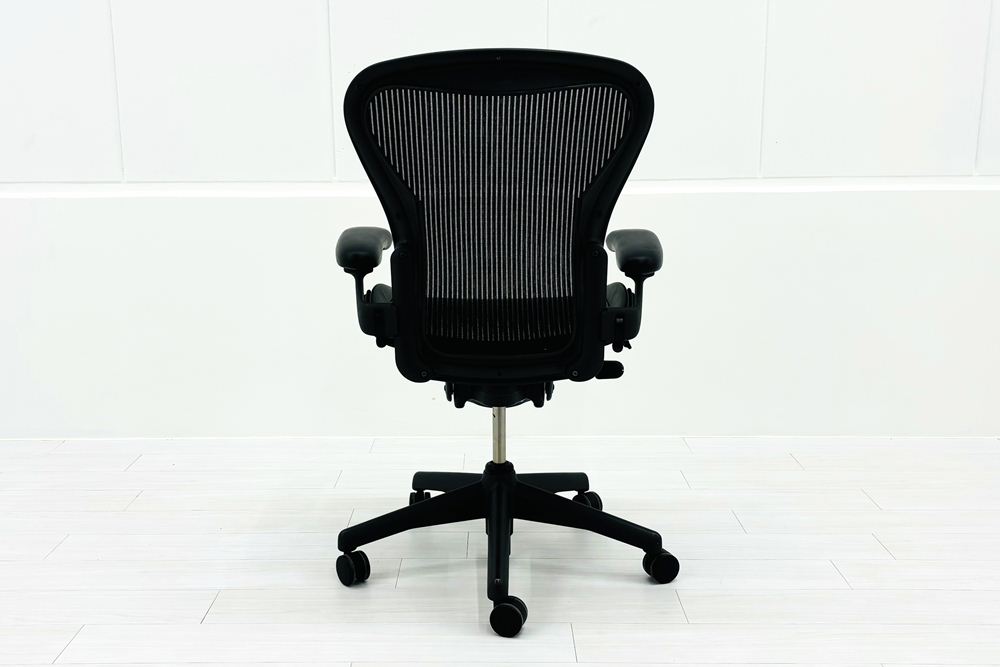 yq ハーマンミラー　アーロンチェア　中古品　Bサイズ　ダイヤル可動肘　ブラック yq ハーマンミラー アーロンチェア 中古品 Bサイズ ダイヤル可動