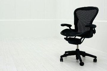 ハーマンミラー アーロンチェア 中古 Bサイズ スタンダード 可動肘 ランバー無 Herman Miller Aeron Chairs 中古オフィス家具 メッシュの画像