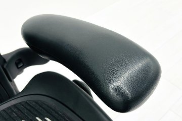 ハーマンミラー アーロンチェア 中古 Bサイズ スタンダード 可動肘 ランバー無 Herman Miller Aeron Chairs 中古オフィス家具 メッシュの画像