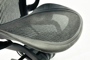 ハーマンミラー アーロンチェア 中古 Bサイズ スタンダード 可動肘 ランバー無 Herman Miller Aeron Chairs 中古オフィス家具 メッシュの画像