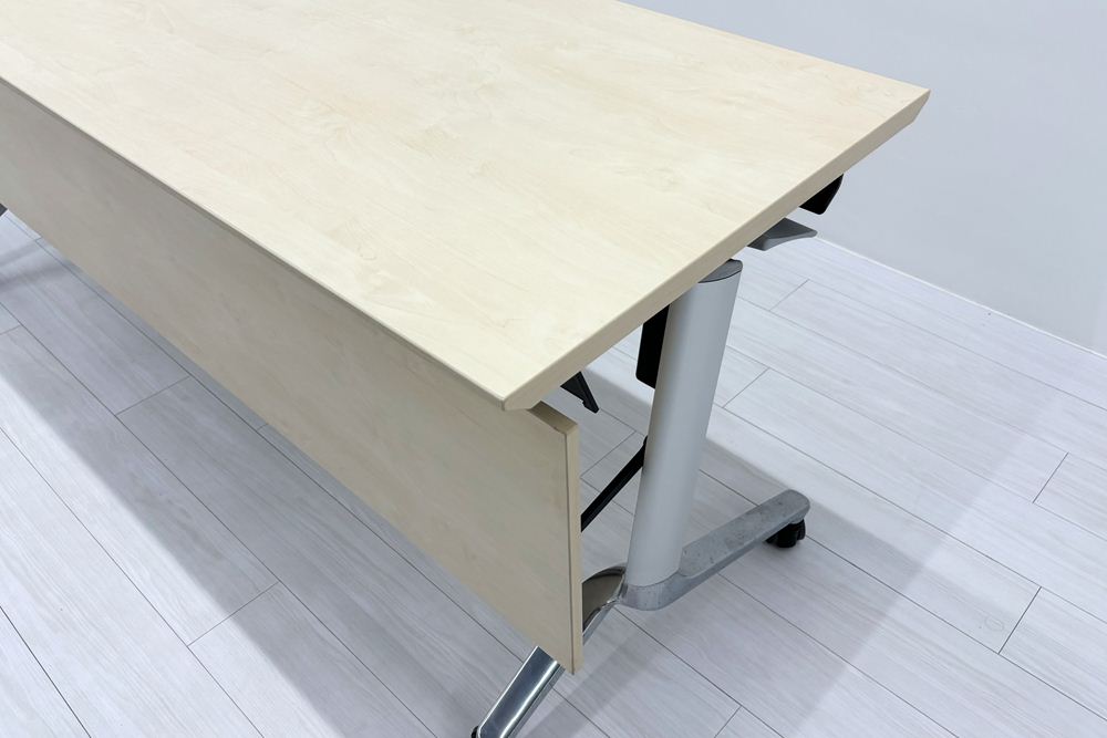 コクヨ コンフェスト ミーティングテーブル 中古  会議机 折りたたみ テーブル 中古オフィス家具 フォールディングテーブル 1800/600/720の画像