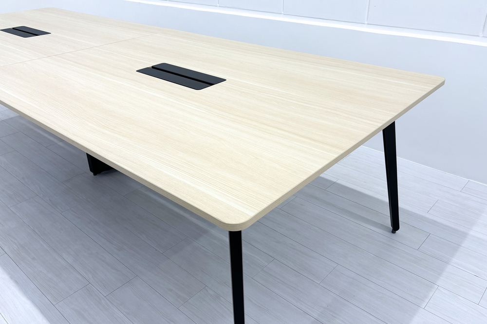 ウチダ レムナ 大型会議テーブル 中古 ミーティングテーブル 大型会議机 中古オフィス家具 メープル 3200/1200/720の画像