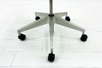 ハーマンミラー セトゥーチェア 中古 Herman Miller Setu Chair マルチパーパスチェア ５本脚タイプ リボンアーム グレーの画像