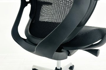 オカムラ シルフィーチェア 中古 ハイバック 固定肘 OKAMURA Sylphy 中古オフィス家具 ブラックの画像
