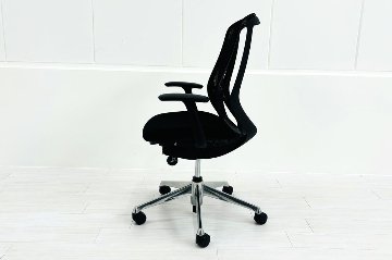 オカムラ シルフィーチェア 中古 ハイバック 固定肘 OKAMURA Sylphy 中古オフィス家具 ブラックの画像