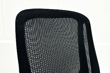 オカムラ シルフィーチェア 中古 ハイバック 固定肘 OKAMURA Sylphy 中古オフィス家具 ブラックの画像