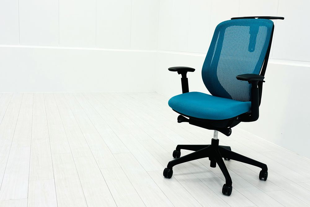 オカムラ シルフィーチェア 中古 ハイバック 可動肘 ハンガー付き OKAMURA Sylphy 中古オフィス家具 ブルーグリーンの画像