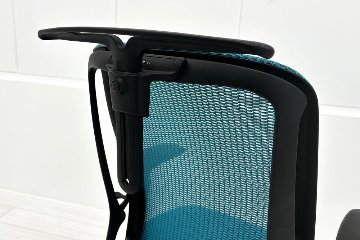 オカムラ シルフィーチェア 中古 ハイバック 可動肘 ハンガー付き OKAMURA Sylphy 中古オフィス家具 ブルーグリーンの画像
