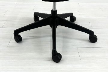 オカムラ シルフィーチェア 中古 ハイバック 可動肘 ハンガー付き OKAMURA Sylphy 中古オフィス家具 ブルーグリーンの画像