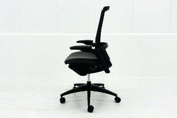 オカムラ フィノラチェア 中古 2025年製 Finora メッシュ 中古オフィス家具 可動肘 C787MR F1H2 ミディアムグレーの画像