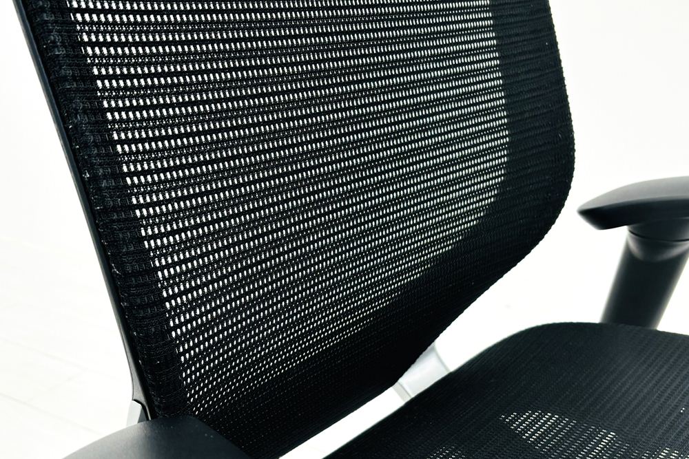 バロンチェア 中古 2015年製 オカムラ エクストラハイバック メッシュ 可動肘 高機能チェア 中古オフィス家具 可動ヘッドレスト ブラックの画像