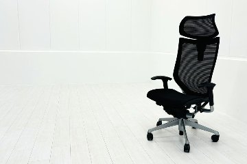 バロンチェア 中古 2015年製 オカムラ エクストラハイバック メッシュ 可動肘 高機能チェア 中古オフィス家具 可動ヘッドレスト ブラックの画像
