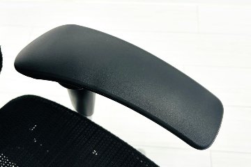 バロンチェア 中古 2015年製 オカムラ エクストラハイバック メッシュ 可動肘 高機能チェア 中古オフィス家具 可動ヘッドレスト ブラックの画像