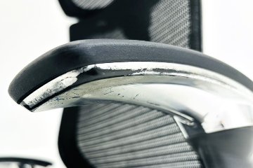 バロンチェア 中古 オカムラ エクストラハイバック 座クッション 可動肘 高機能チェア 中古オフィス家具 可動ヘッドレスト ブラックの画像