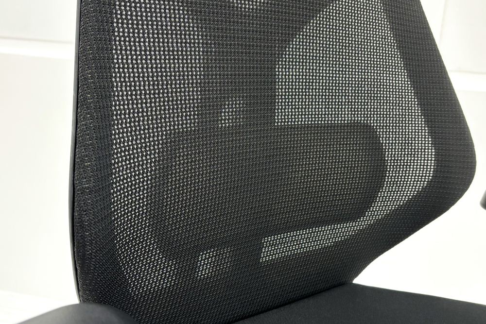 イトーキ Sequa(セクア)シリーズ 2018年製 中古 エクストラハイバック 事務椅子 ITOKI 中古オフィス家具 ブラックの画像