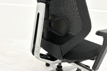 イトーキ Sequa(セクア)シリーズ 2018年製 中古 エクストラハイバック 事務椅子 ITOKI 中古オフィス家具 ブラックの画像