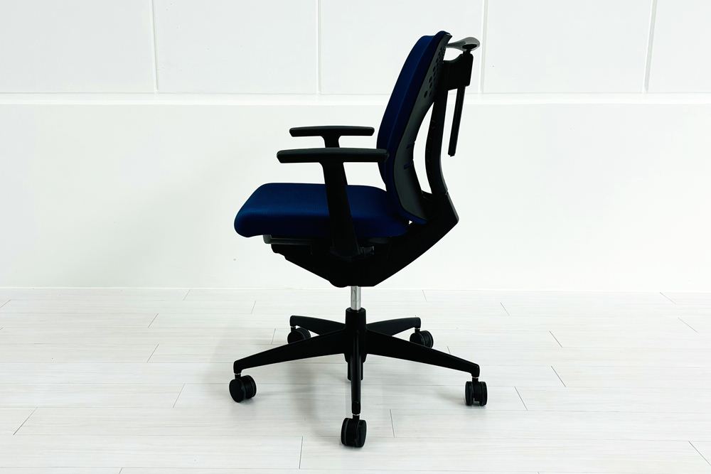 コクヨ ウィザードチェア 中古 KOKUYO Wizard クッション 固定肘 中古事務椅子 中古オフィス家具 ハンガー付 CRS-G1800 ブルーの画像