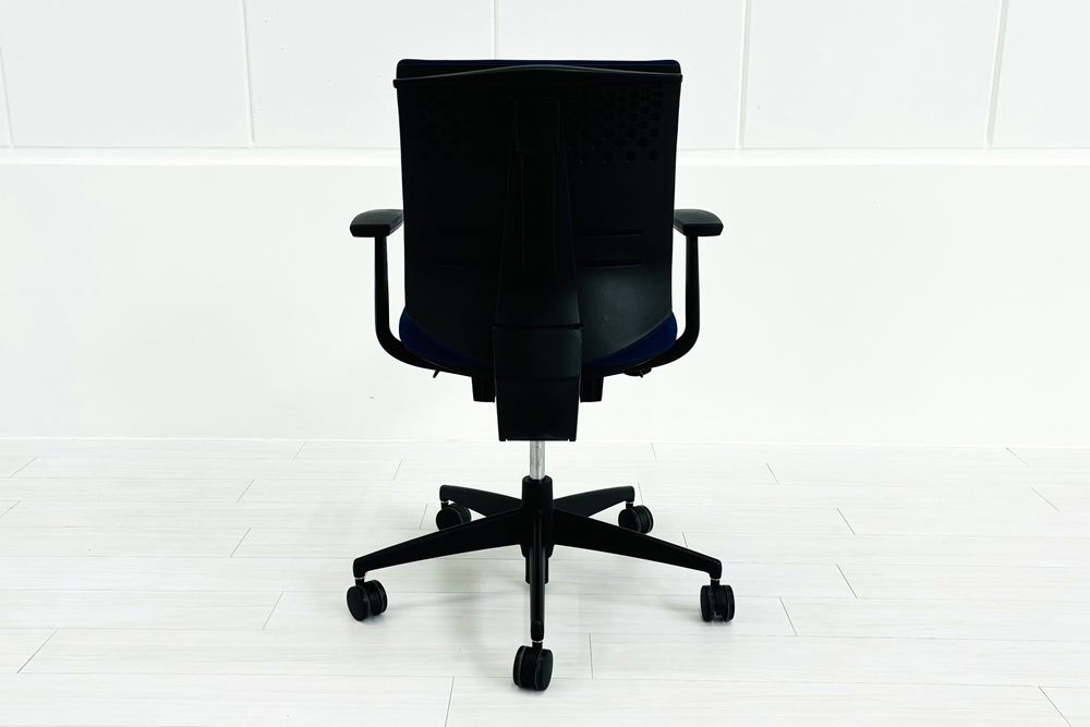 コクヨ ウィザードチェア 中古 KOKUYO Wizard クッション 固定肘 中古事務椅子 中古オフィス家具 ハンガー付 CRS-G1800 ブルーの画像