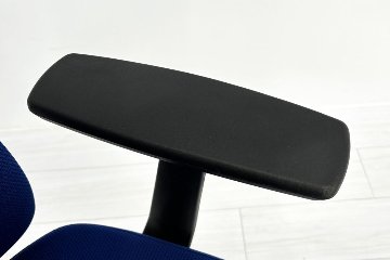コクヨ ウィザードチェア 中古 KOKUYO Wizard クッション 固定肘 中古事務椅子 中古オフィス家具 ハンガー付 CRS-G1800 ブルーの画像