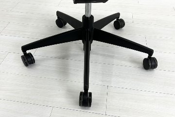コクヨ ウィザードチェア 中古 KOKUYO Wizard クッション 固定肘 中古事務椅子 中古オフィス家具 ハンガー付 CRS-G1800 ブルーの画像