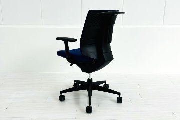 コクヨ ウィザードチェア 中古 KOKUYO Wizard クッション 固定肘 中古事務椅子 中古オフィス家具 ハンガー付 CRS-G1800 ブルーの画像