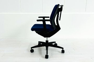 コクヨ ウィザードチェア 中古 KOKUYO Wizard クッション 固定肘 中古事務椅子 中古オフィス家具 ハンガー付 CRS-G1800 ブルーの画像