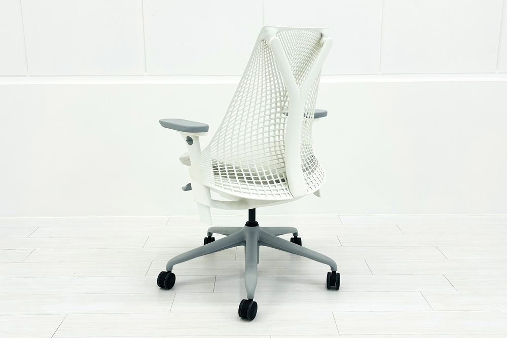 【展示品】 ハーマンミラー セイルチェア ミドルバック 中古 Herman Miller SAYL Chair 中古オフィス家具 フルアジャスタブルアーム 可動肘 グレーの画像