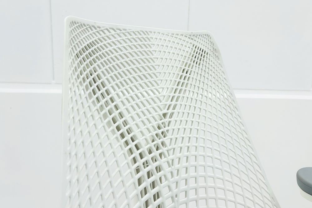 【展示品】 ハーマンミラー セイルチェア ミドルバック 中古 Herman Miller SAYL Chair 中古オフィス家具 フルアジャスタブルアーム 可動肘 グレーの画像