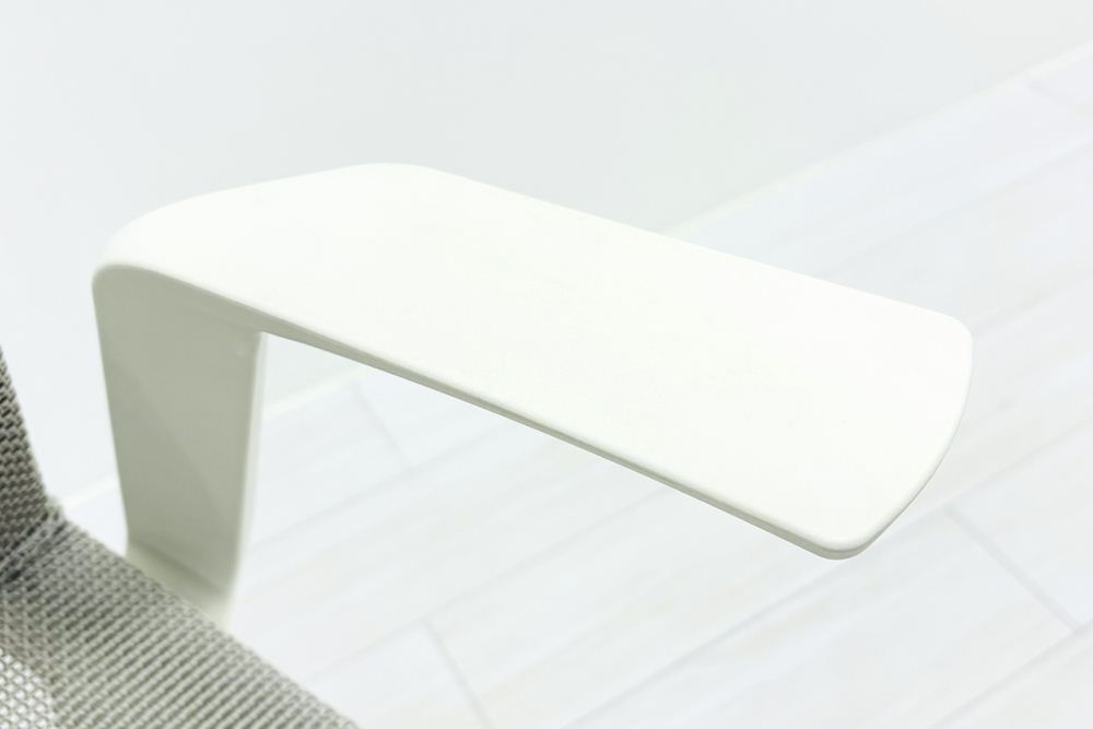 オカムラ CYNARA(シナーラ)シリーズ 中古 2022年製 メッシュチェア 中古オフィス家具 CD77LE-F2X2 ホワイトの画像