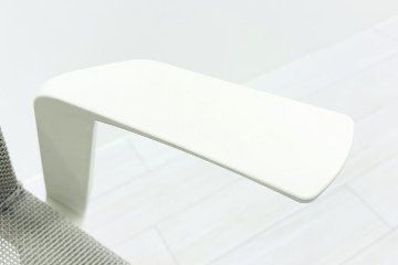 オカムラ CYNARA(シナーラ)シリーズ 中古 2022年製 メッシュチェア 中古オフィス家具 CD77LE-F2X2 ホワイトの画像