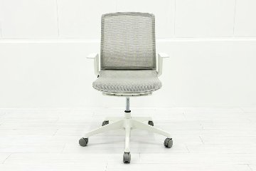 オカムラ CYNARA(シナーラ)シリーズ 中古 2022年製 メッシュチェア 中古オフィス家具 CD77LE-F2X2 ホワイトの画像